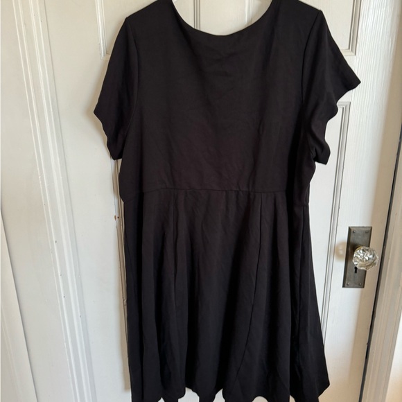 Torrid Black Luxe Ponte Skater Dress size 4 (4x). - Picture 6 of 9